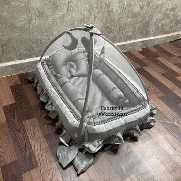 Fabrify Baby Rectangular Nest Bed With Mosquito Net,Head Pillow 2 Side Pillow (0-18 M )